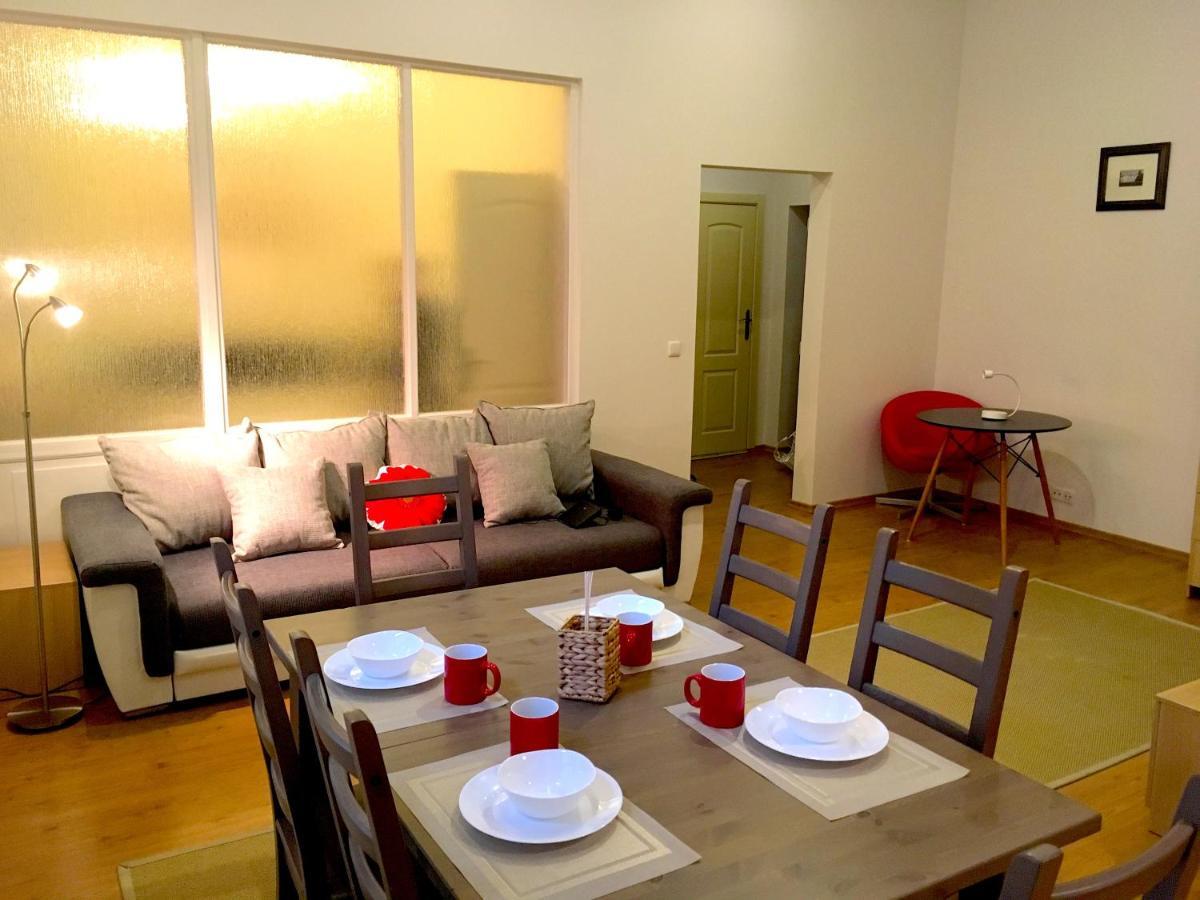 Elizabetes Apartments รีกา ภายนอก รูปภาพ